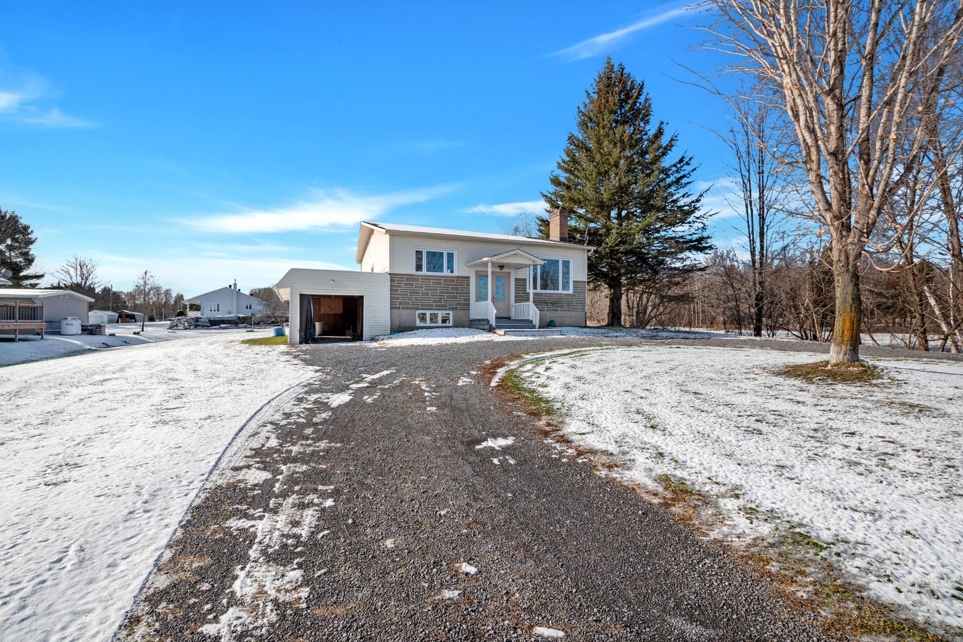 3104 Champlain Rd, Clarence Creek, ON K0A 1N0 Tezz Photography