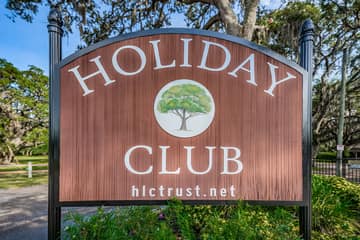 40-Holiday Club Gated Entry