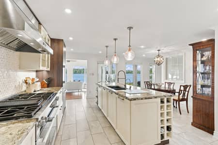 Refined living space at 3 Willowbank Avenue Richmond Hill
