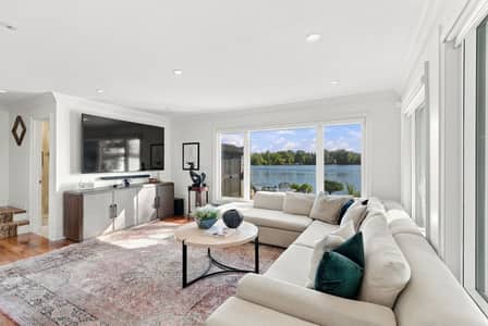 Private interior space at 3 Willowbank Avenue Richmond Hill